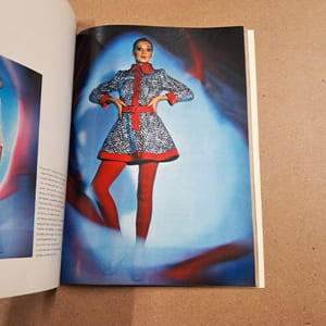 L'Officiel #569-570 : Exceptionnel. Les collections d'hiver en couleurs. Les nouvelles longueurs