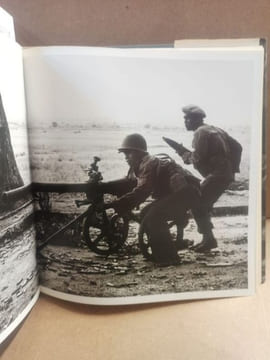 Don McCullin. McCULLIN, Don