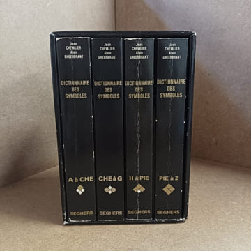 Dictionnaire des symboles (4 tomes). CHEVALIER, Jean - GHEERBRANT, Alain 