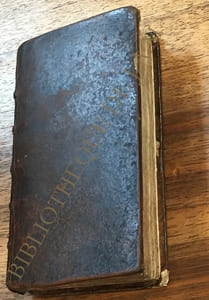 RÉFUTATION DE L'HERESIE DE CALVIN PAR LA SEULE DOCTRINE DE Mrs DE LA R.P.R POUR AFFERMIR SANS DISPUTE LES NOUVEAUX CONVERTIS DANS LA FOY DE L'ÉGLISE CATHOLIQUE. AVEC DES EXTRAITS DE PLUSIEURS LETTRES DE SAINT AUGUSTIN OU IL PAROIT QUE LA CONDUITE DU ROY, A L'ÉGARD DES CALVINISTES DE FRANCE EST CONFORME A LA DOCTRINE DE CE PÈRE.