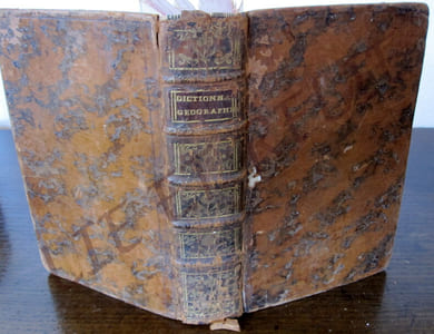 Dictionnaire géographique-portatif,
ou description des royaumes, provinces, villes patriarchats, évêchés, duchés, comtés, marquisats, villes impériales et anséatiques, ports, forteresses, citadelles et autres lieux considérables des quatre parties du monde
