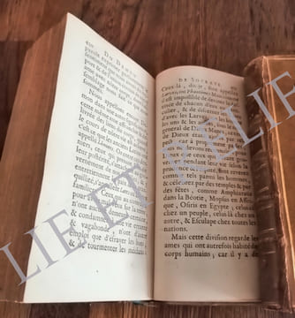 LES MÉTAMORPHOSES OU L' ÂNE D'OR D'APULÉE PHILOSOPHE PLATONICIEN
TRADUIT EN FRANÇOIS AVEC DES REMARQUES & DES FIGURES A CHAQUE LIVRE ET LE DÉMON DE ...