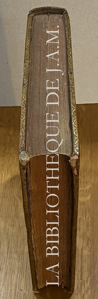 Albii Tibulli equitis Rom. Quae extant, ad fidem Veterum Membranarum sedulo castigata. Accedunt notae cum Variarum Lectionum libello & terni indices quorum primus Omnes Voces Tibullianas complectitur"
