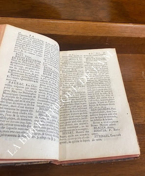 DICTIONNAIRE MYTHO-HERMETIQUE, dans lequel on trouve LES ALLÉGORIES FABULEUSES DES POÈTES, LES MÉTAPHORES, LES ÉNIGMES ET LES TERMES BARBARES DES ...
