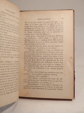 Petite Garnison. Roman de moeurs militaires. Conseil de guerre de Metz (33e division), seul compte-rendu officiel des débats des 9, 10 et 11 nomvembre ...