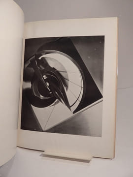 Antoine Pevsner. PEVSNER (Antoine), DREIER (Katherine S.), LE CORBUSIER, GIEDION-WELCKER (C.), DROUIN (René)