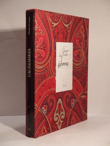 Cachemires. L'art et l'histoire des châles en France au XIXe siècle. Photographies de Massimo Listri.