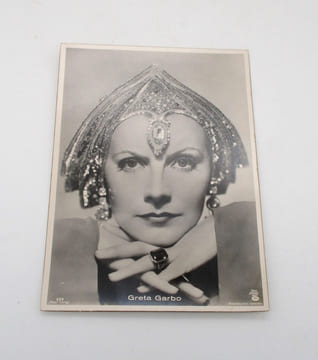 Recollection of Greta Garbo portrait postcards, and 2 envelopes of 10 mini portraits. GARBO (Greta)
