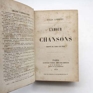 L'Amour en chanson. Chants de tous les pays [suivi de :] Les Bohémiennes de l'amour [suivi de :] Les Comédiens de Paris [suivi de :] Les Souteneurs ou les amants de coeur. Etudes de moeurs 