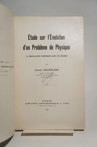 Etude sur l'évolution d'un problème de physique. La propagation thermique dans les solides.