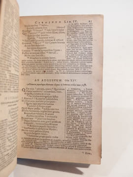 Quinti Horatii Flacci Poemata. Scholüs sive Annota tionibus instar Comentarii illustrata, a Joanne Bond. Editio nova.. Quintus Horatius Flaccus, ...