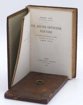 Un jeune officier pauvre. Fragments de journal intime rassemblés par son fils Samuel Viaud.. LOTI Pierre (Julien Viaud, dit).
